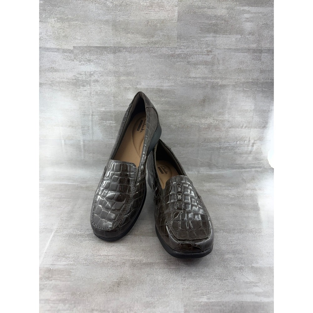 Clarks Collection Women Sz 8M Brown Croc Embossed Patent Loafers 26102167